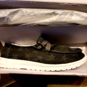 Black shoes with stars